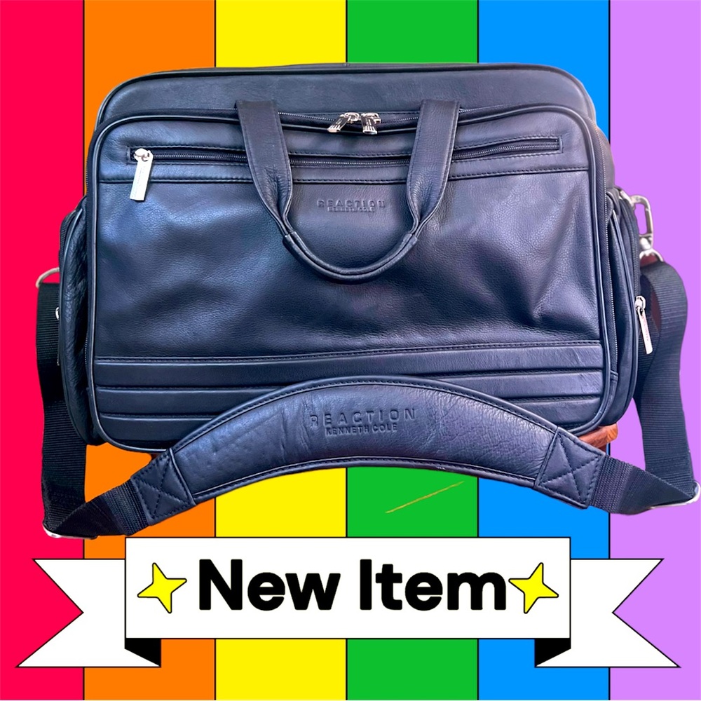 Kenneth Cole Reaction Vintage Travel/Messenger bag. Expandable